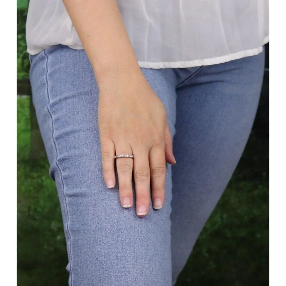 14k White Gold .20 Carat Diamond Band Ring Stackable Size 7 - Picture 4 of 7